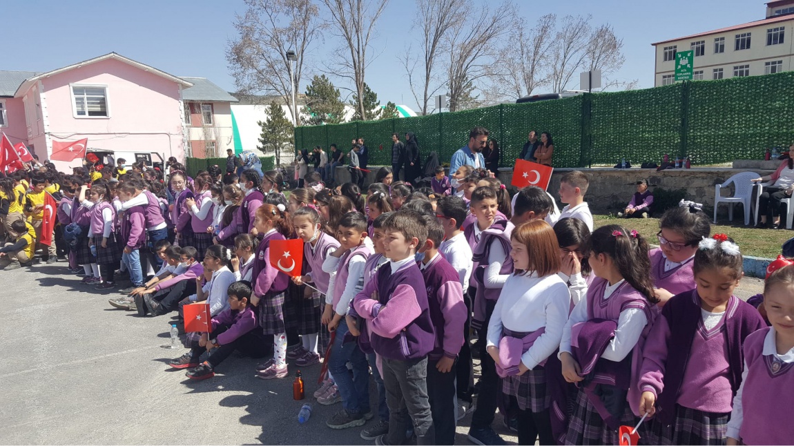 23 Nisan Ulusal Egemenlik ve Çocuk Bayramı Okulumuz öğrencilerinin katılımıyla coşkuyla kutlandı